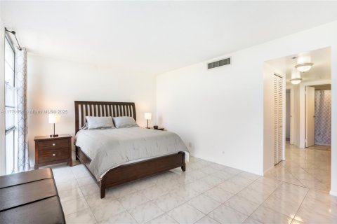Condo in Aventura, Florida, 2 bedrooms  № 2020500 - photo 19