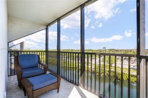 Condo in Aventura, Florida, 2 bedrooms  № 2020500 - photo 21
