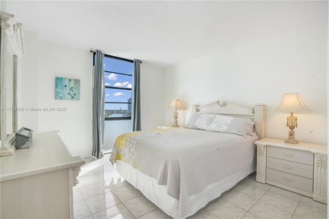 Condo in Aventura, Florida, 2 bedrooms  № 2020500 - photo 13