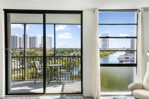 Condo in Aventura, Florida, 2 bedrooms  № 2020500 - photo 3