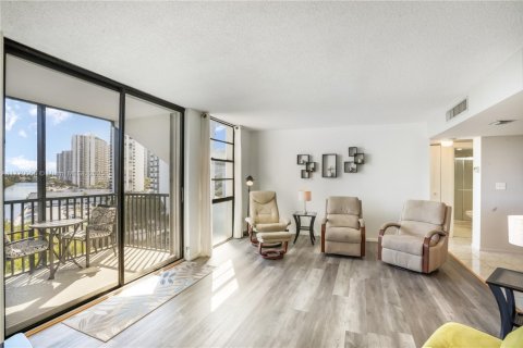 Condo in Aventura, Florida, 2 bedrooms  № 2020500 - photo 5