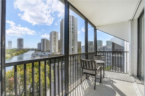 Condo in Aventura, Florida, 2 bedrooms  № 2020500 - photo 7