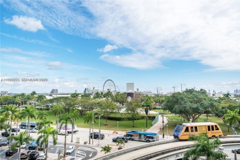 Купить кондоминиум в Майами, Флорида 2 спальни, 88.44м2, № 1990486 - фото 4