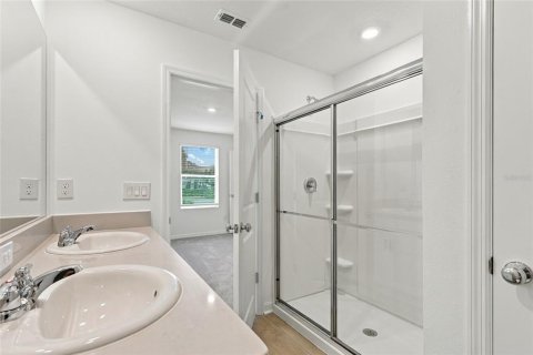 Townhouse in Sarasota, Florida 2 bedrooms, 109.62 sq.m. № 2391539 - photo 16