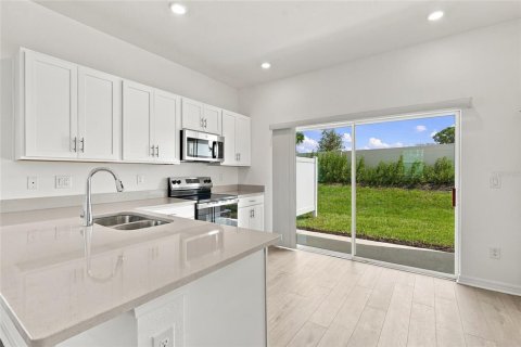 Townhouse in Sarasota, Florida 2 bedrooms, 109.62 sq.m. № 2391539 - photo 4