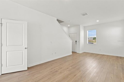 Townhouse in Sarasota, Florida 2 bedrooms, 109.62 sq.m. № 2391539 - photo 10