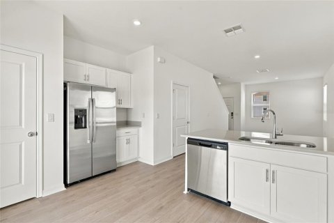 Townhouse in Sarasota, Florida 2 bedrooms, 109.62 sq.m. № 2391539 - photo 8