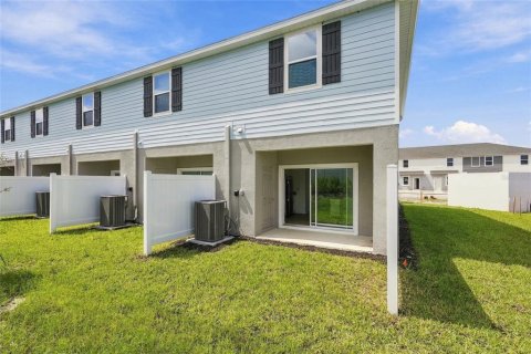 Townhouse in Sarasota, Florida 2 bedrooms, 109.62 sq.m. № 2391539 - photo 3