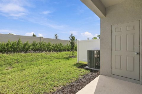 Townhouse in Sarasota, Florida 2 bedrooms, 109.62 sq.m. № 2391539 - photo 5