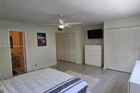 Townhouse in Plantation, Florida 3 bedrooms, 202.06 sq.m. № 1863998 - photo 17