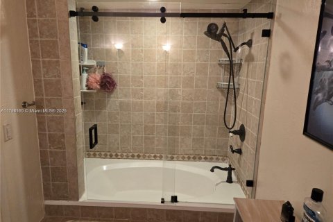 Townhouse in Plantation, Florida 3 bedrooms, 202.06 sq.m. № 1863998 - photo 20