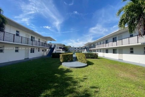 Apartment in Miami, Florida 1 bedroom, 62.71 sq.m. № 1994421 - photo 2