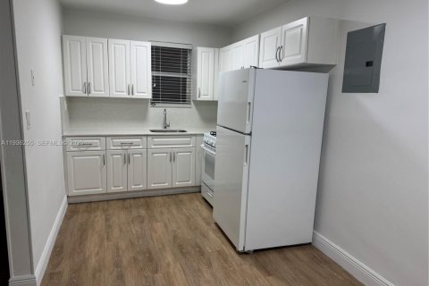 Apartment in Miami, Florida 1 bedroom, 62.71 sq.m. № 1994421 - photo 3