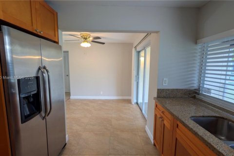 House in Tamarac, Florida 2 bedrooms, 80.64 sq.m. № 1945521 - photo 28