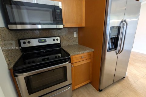 House in Tamarac, Florida 2 bedrooms, 80.64 sq.m. № 1945521 - photo 24