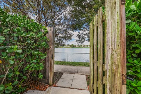 Купить таунхаус в Майами, Флорида 3 спальни, 154.22м2, № 2055817 - фото 29