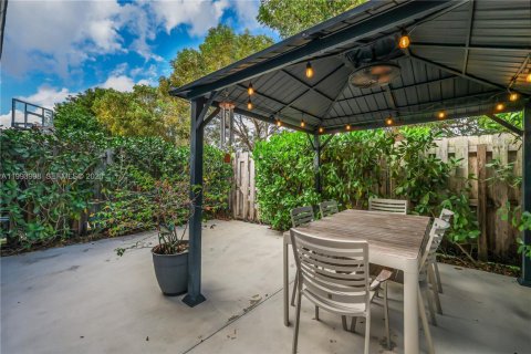 Купить таунхаус в Майами, Флорида 3 спальни, 154.22м2, № 2055817 - фото 26