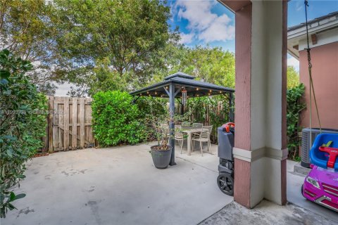 Купить таунхаус в Майами, Флорида 3 спальни, 154.22м2, № 2055817 - фото 30