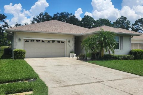 House in Winter Haven, Florida 3 bedrooms, 198.44 sq.m. № 1853563 - photo 1
