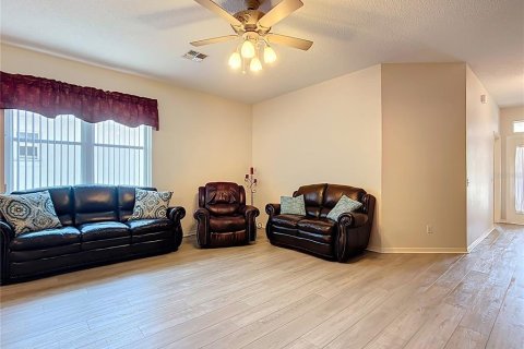 House in Winter Haven, Florida 3 bedrooms, 198.44 sq.m. № 1853563 - photo 11