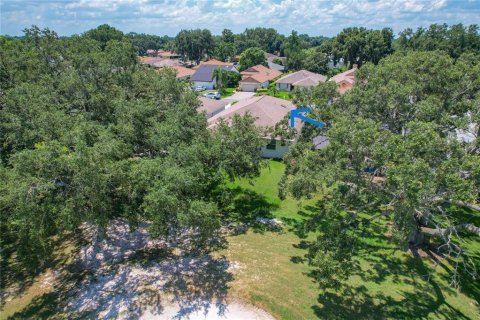 House in Winter Haven, Florida 3 bedrooms, 198.44 sq.m. № 1853563 - photo 8