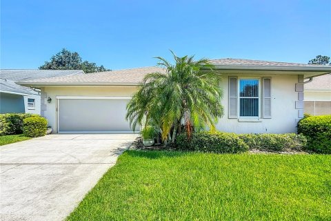 House in Winter Haven, Florida 3 bedrooms, 198.44 sq.m. № 1853563 - photo 5