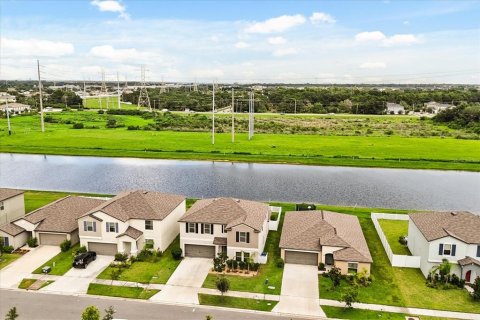 House in Tampa, Florida 6 bedrooms, 312.34 sq.m. № 1805501 - photo 28