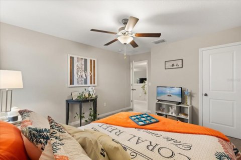House in Tampa, Florida 6 bedrooms, 312.34 sq.m. № 1805501 - photo 19