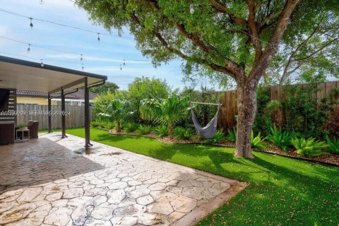 Casa en venta en Miami, Florida, 3 dormitorios, 253.34 m2 № 2002101 - foto 7