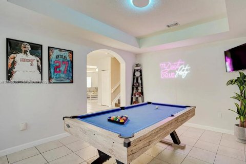 Casa en venta en Miami, Florida, 3 dormitorios, 253.34 m2 № 2002101 - foto 12