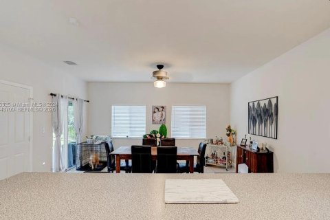 Casa en venta en Miami, Florida, 3 dormitorios, 253.34 m2 № 2002101 - foto 21