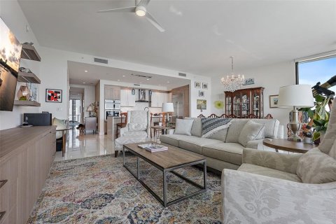 Condominio en venta en Saint Petersburg, Florida, 3 dormitorios, 229.93 m2 № 1614642 - foto 13