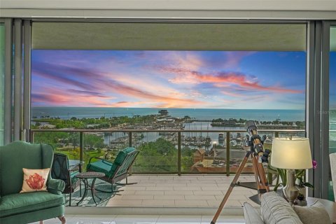 Condominio en venta en Saint Petersburg, Florida, 3 dormitorios, 229.93 m2 № 1614642 - foto 1