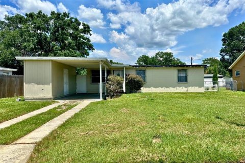 House in Tampa, Florida 3 bedrooms, 82.5 sq.m. № 1810882 - photo 1