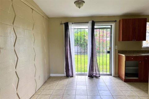 House in Tampa, Florida 3 bedrooms, 82.5 sq.m. № 1810882 - photo 6