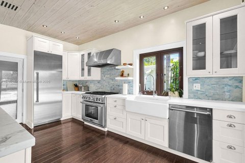 Casa en venta en Miami, Florida, 3 dormitorios, 292.64 m2 № 1691814 - foto 16