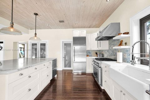 Casa en venta en Miami, Florida, 3 dormitorios, 292.64 m2 № 1691814 - foto 18