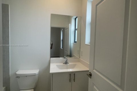 Casa en alquiler en Homestead, Florida, 3 dormitorios, 123.37 m2 № 1938076 - foto 11