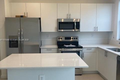 House in Homestead, Florida 3 bedrooms, 123.37 sq.m. № 1938076 - photo 3