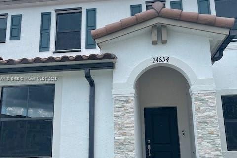 House in Homestead, Florida 3 bedrooms, 123.37 sq.m. № 1938076 - photo 1