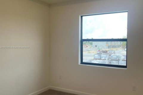 House in Homestead, Florida 3 bedrooms, 123.37 sq.m. № 1938076 - photo 10