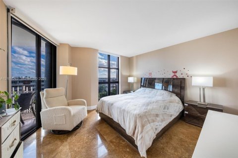 Купить кондоминиум в Майами, Флорида 2 спальни, 117.8м2, № 2430099 - фото 10