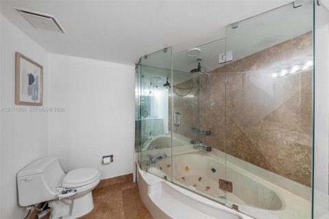 Купить кондоминиум в Майами, Флорида 2 спальни, 117.8м2, № 2430099 - фото 19