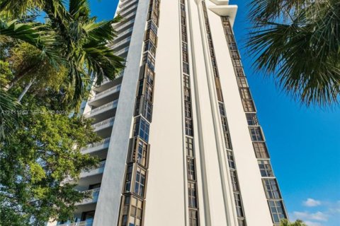 Купить кондоминиум в Майами, Флорида 2 спальни, 117.8м2, № 2430099 - фото 26