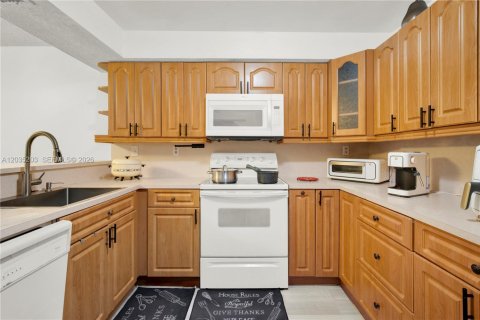 Copropriété à vendre à Miami, Floride: 3 chambres, 171.87 m2 № 2084821 - photo 7