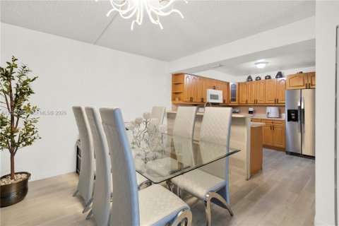 Copropriété à vendre à Miami, Floride: 3 chambres, 171.87 m2 № 2084821 - photo 8