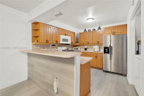 Copropriété à vendre à Miami, Floride: 3 chambres, 171.87 m2 № 2084821 - photo 6