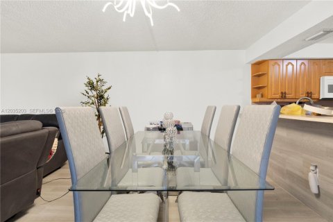 Copropriété à vendre à Miami, Floride: 3 chambres, 171.87 m2 № 2084821 - photo 9