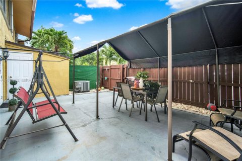 Copropriété à vendre à Miami, Floride: 3 chambres, 171.87 m2 № 2084821 - photo 4