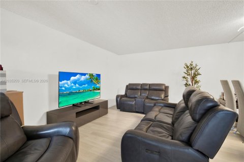 Copropriété à vendre à Miami, Floride: 3 chambres, 171.87 m2 № 2084821 - photo 10